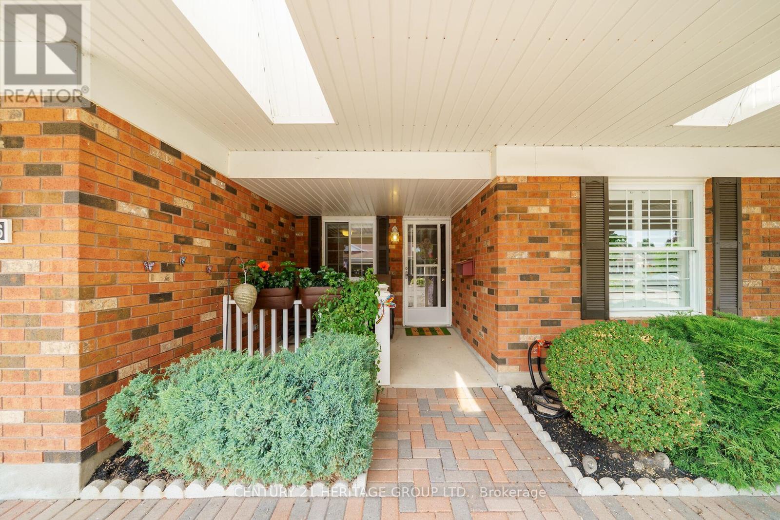 4106 Butternut Court, Lincoln, Ontario  L0R 2C0 - Photo 5 - X12339608