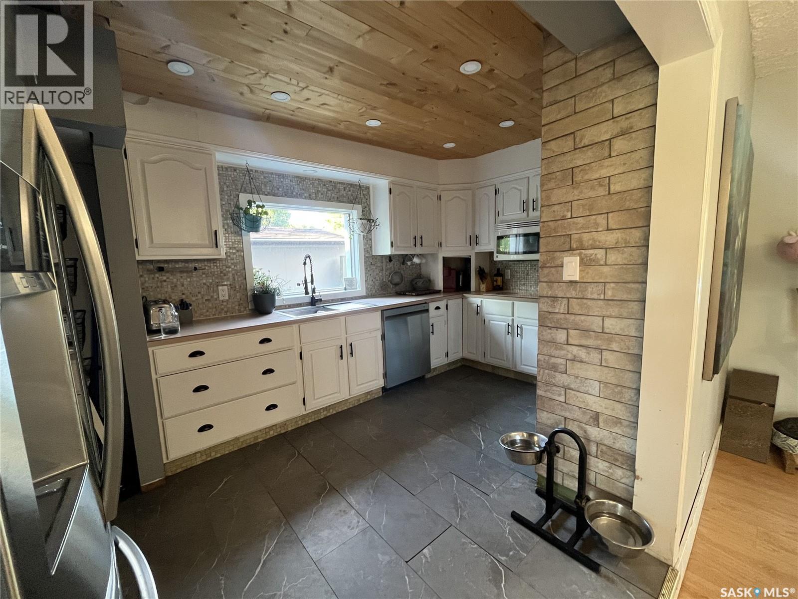 1432 103rd Street, North Battleford, Saskatchewan  S9A 1L3 - Photo 11 - SK015390