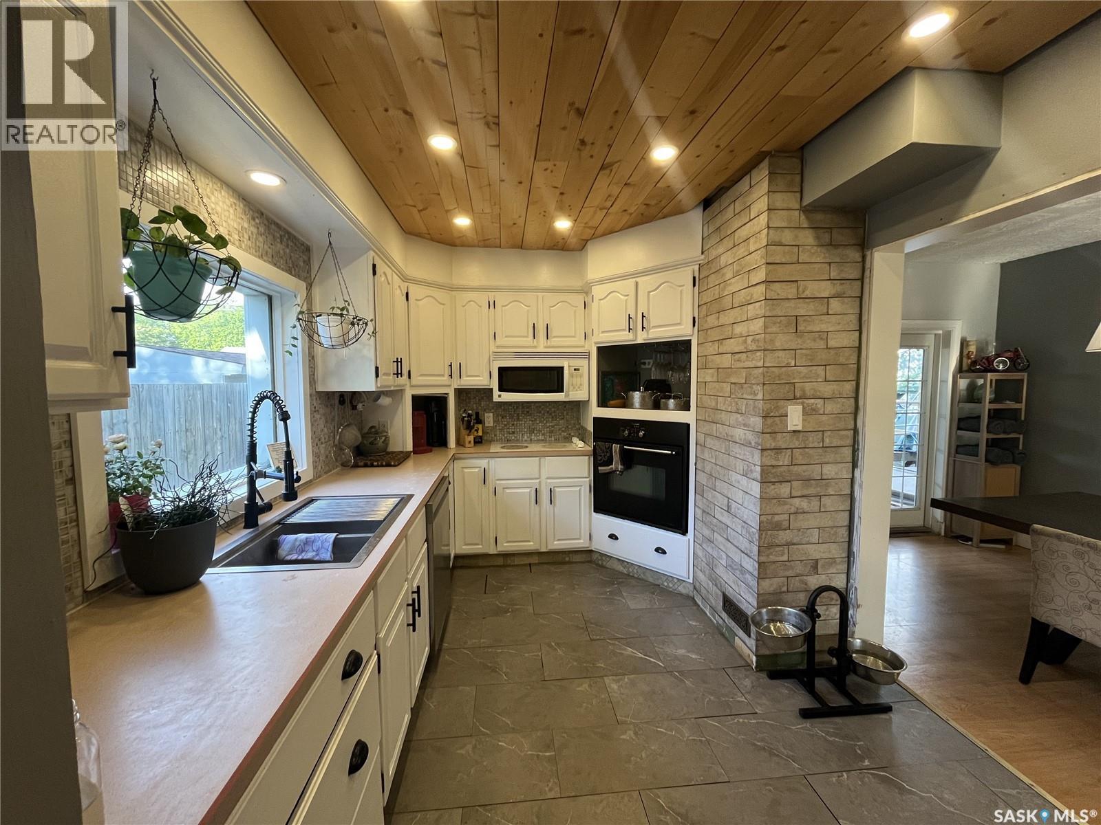 1432 103rd Street, North Battleford, Saskatchewan  S9A 1L3 - Photo 12 - SK015390