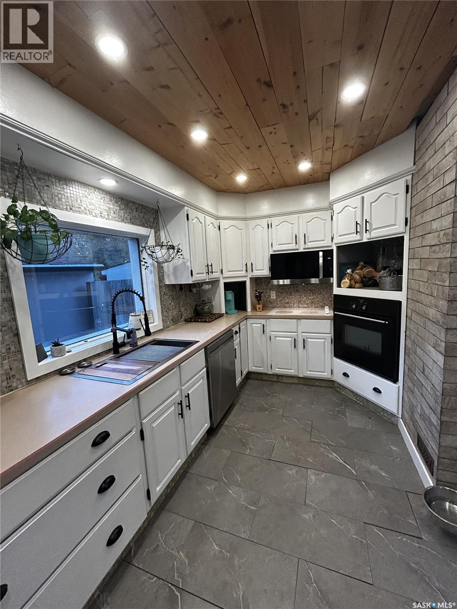 1432 103rd Street, North Battleford, Saskatchewan  S9A 1L3 - Photo 13 - SK015390