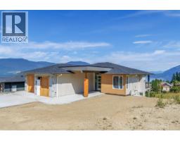 1121 16 Avenue SE, salmon arm, British Columbia