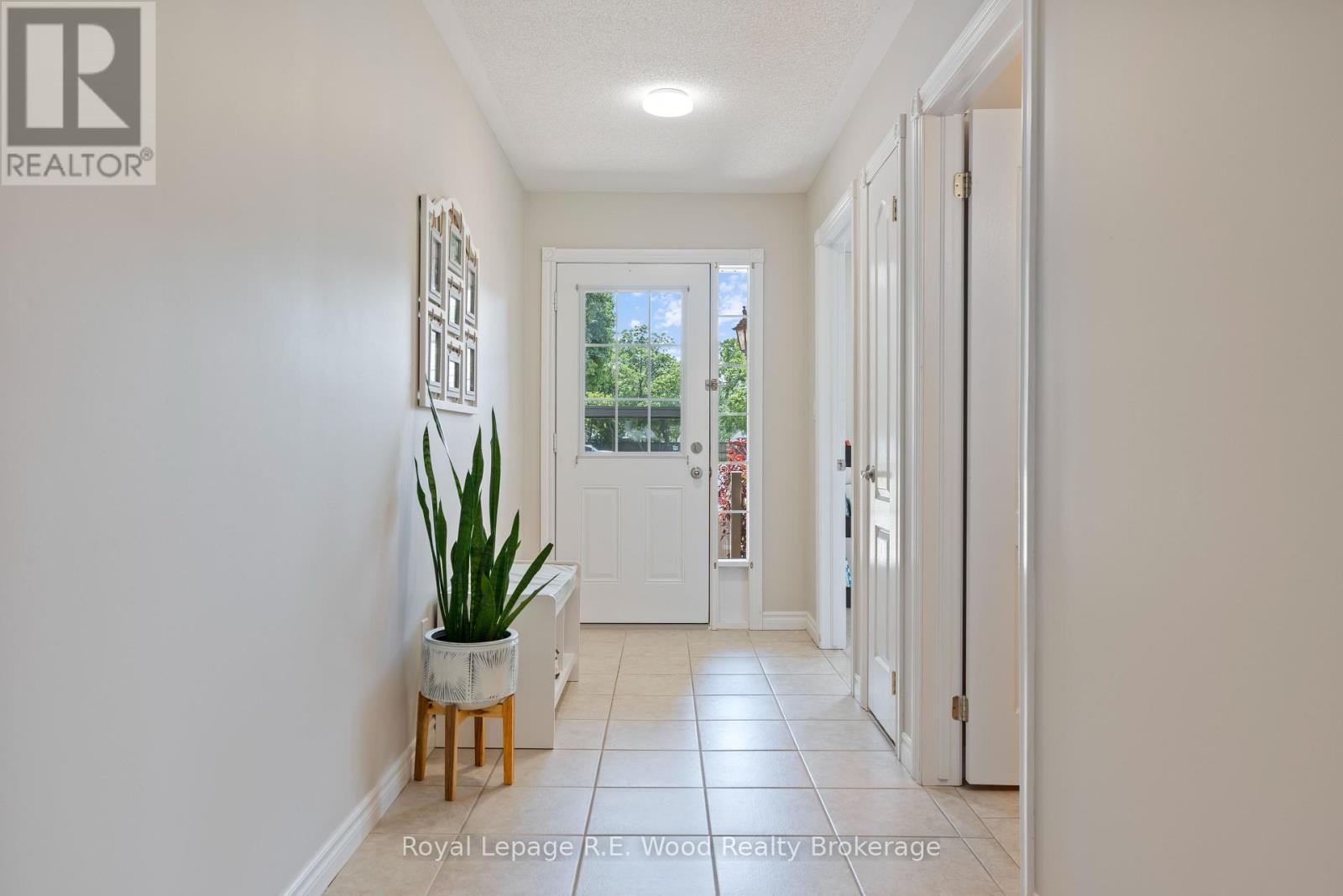 Property at 39 SOUTH DRIVE image 3