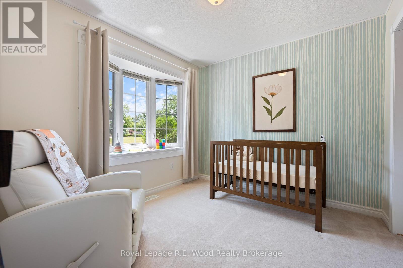 Property at 39 SOUTH DRIVE image 4