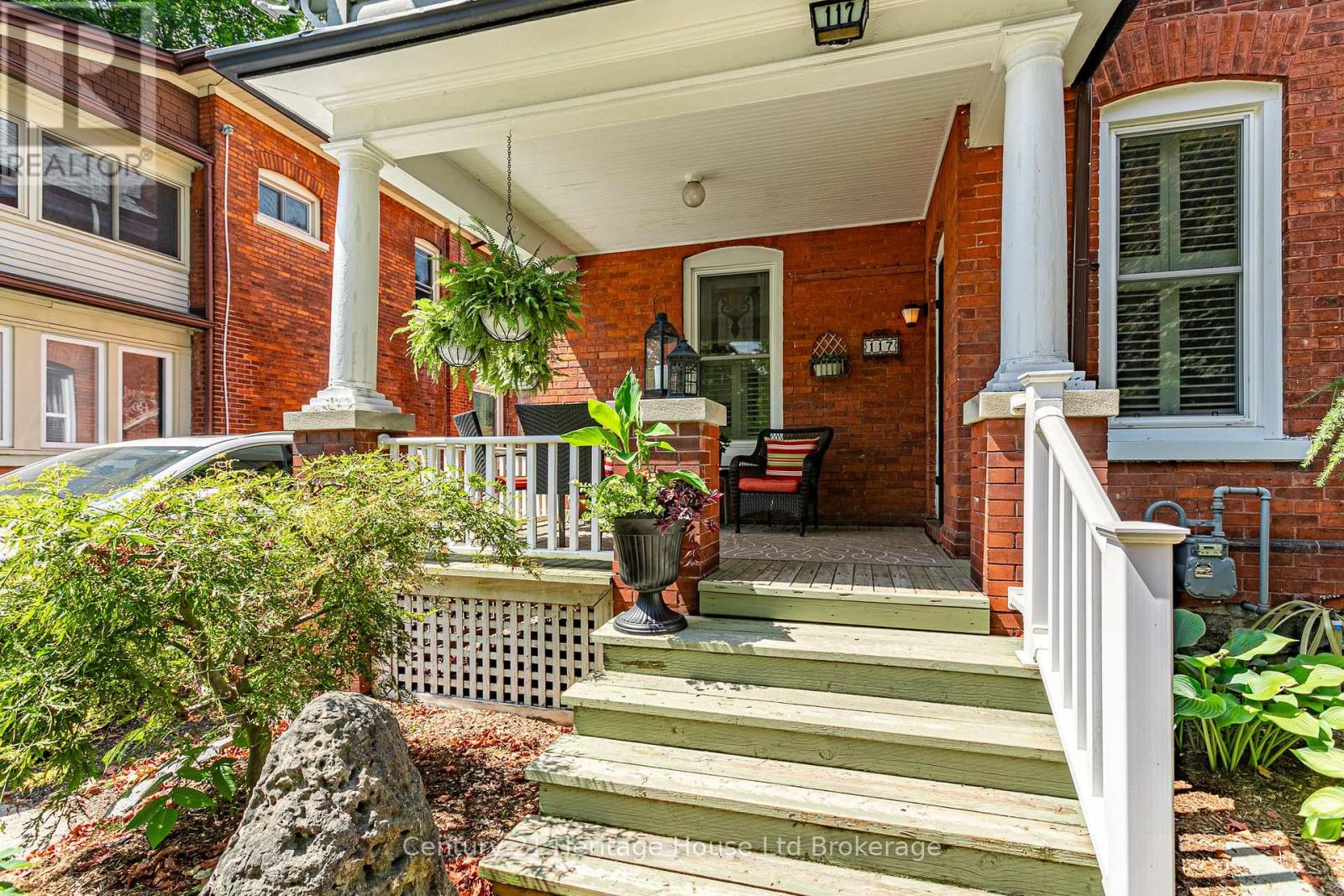 117 Light Street, Woodstock, Ontario  N4S 6H2 - Photo 4 - X12339740