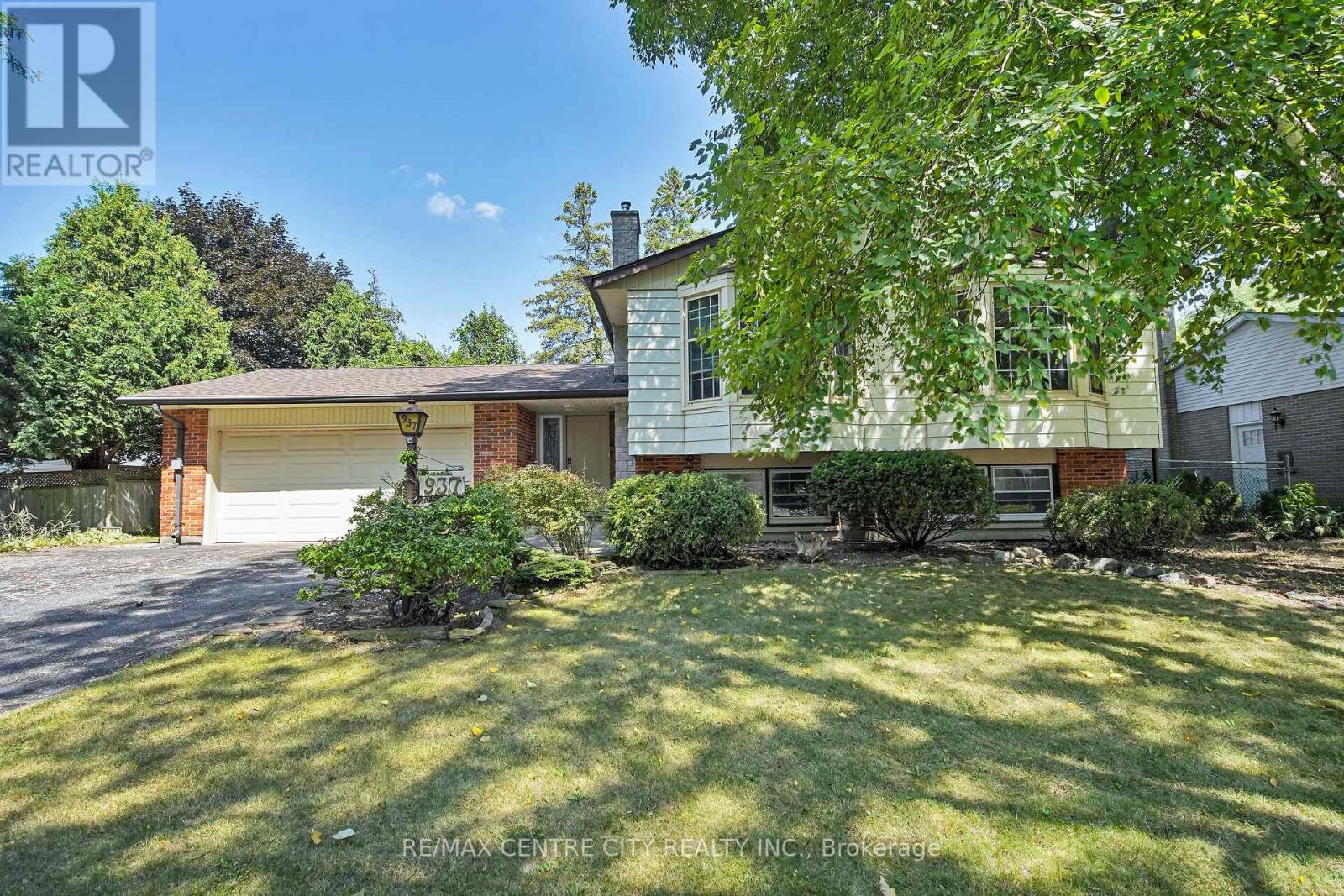 Property at 937 FONTAINE ROAD image 1