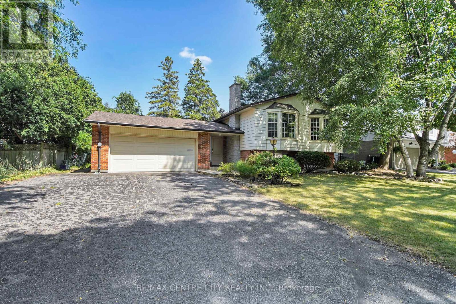 Property at 937 FONTAINE ROAD image 3