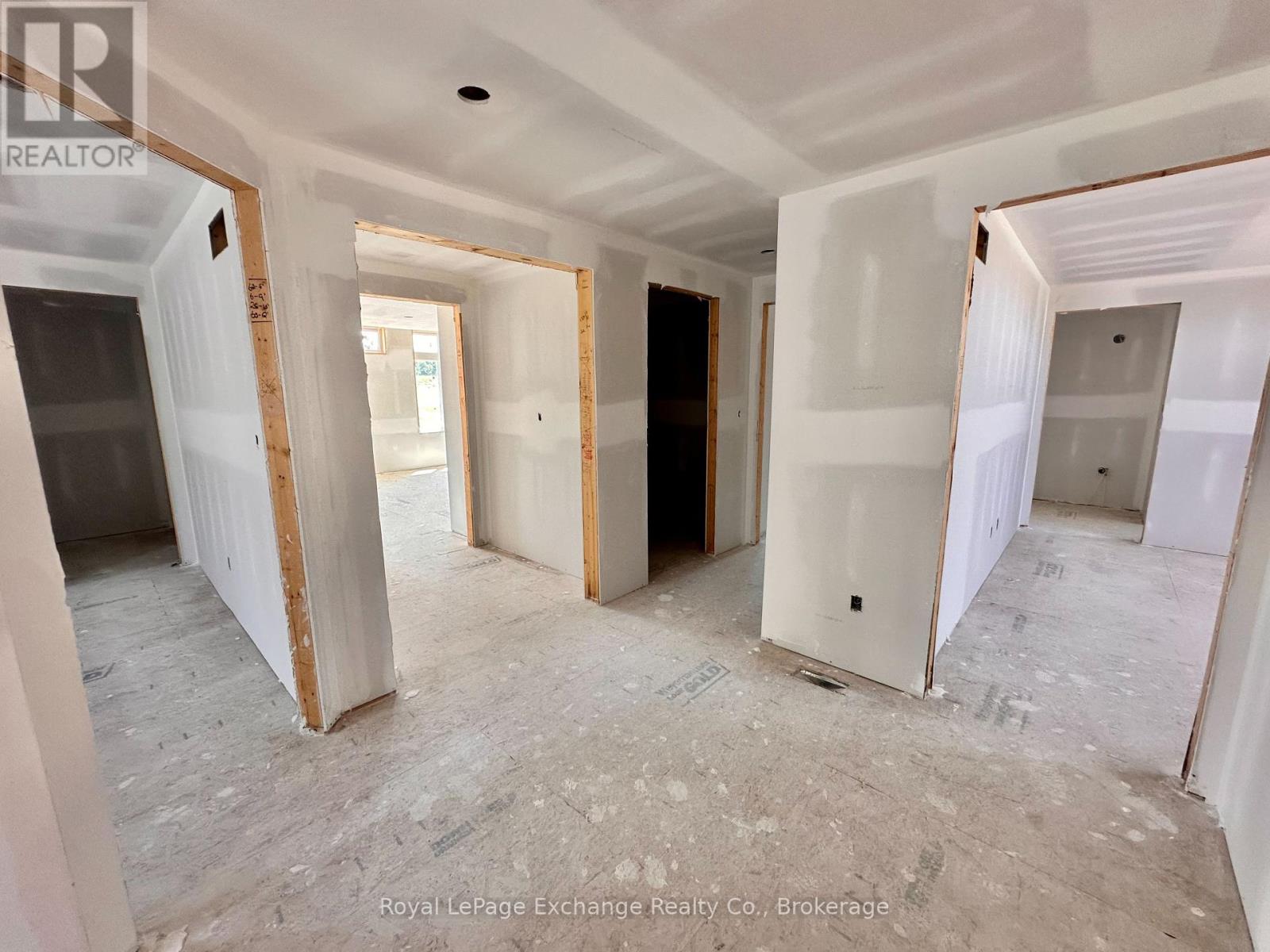86 Inverness Street N, Kincardine, Ontario  N2Z 2Z4 - Photo 6 - X12339704