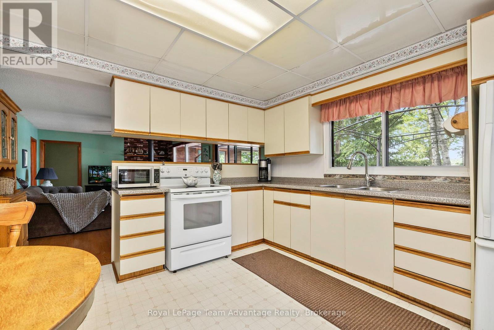 646 (125) Oak Point Road, Parry Sound, Ontario  P2A 2X4 - Photo 5 - X12339746