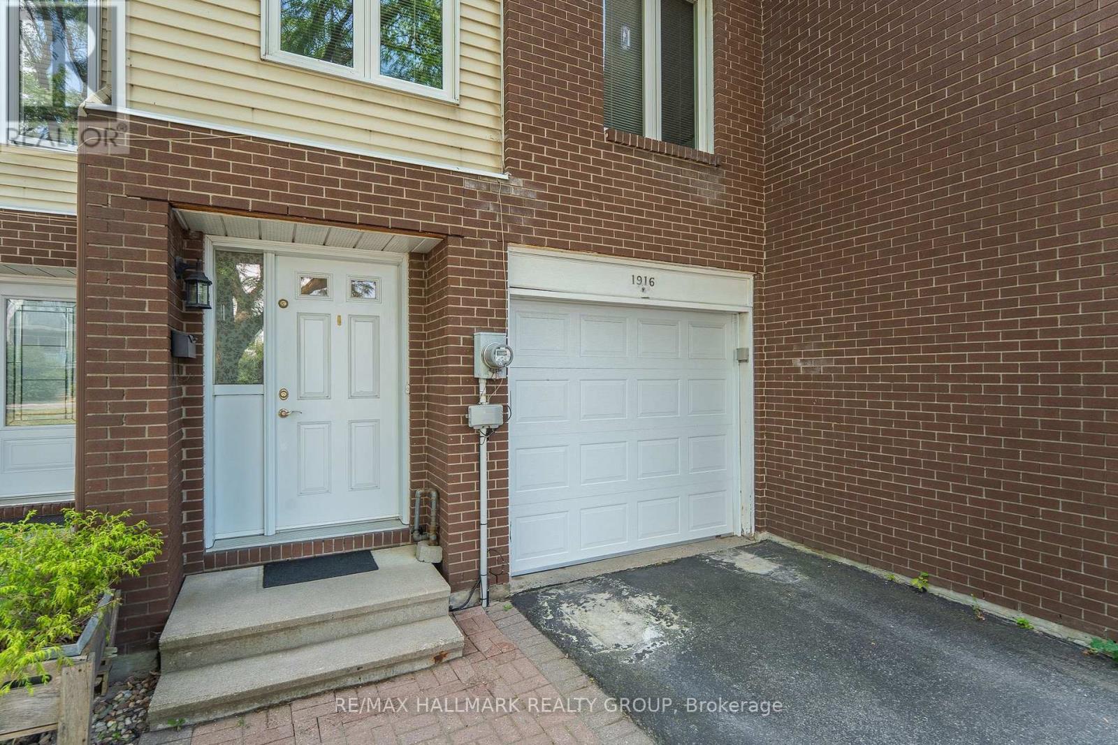 Property at 1916 RUSSELL ROAD image 2