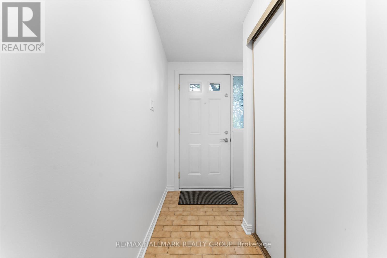 Property at 1916 RUSSELL ROAD image 3
