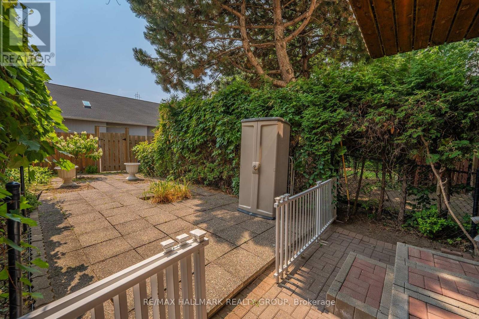1916 Russell Road, Ottawa, Ontario  K1G 1L6 - Photo 36 - X12339837