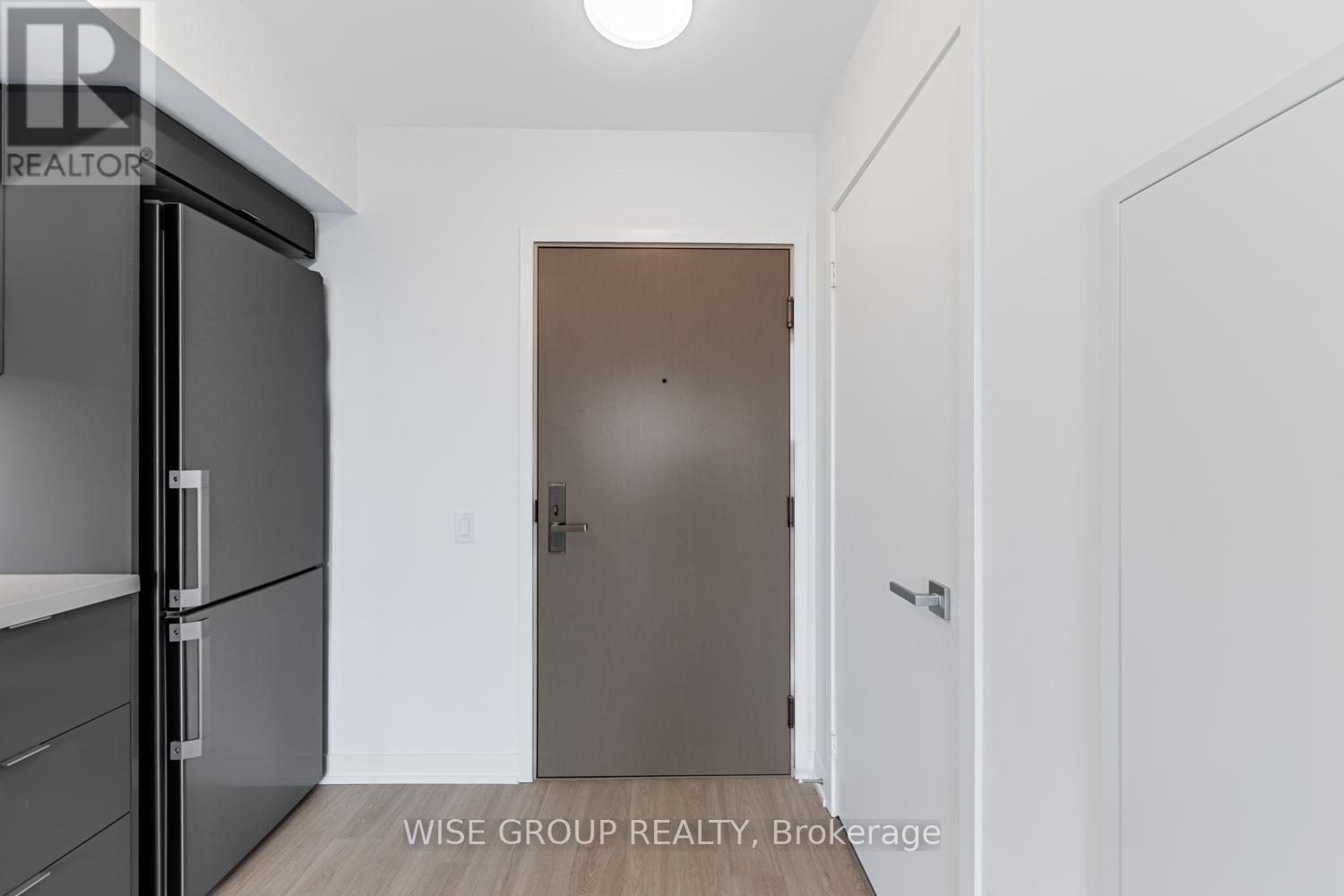 Property at 1219 - 500 WILSON AVENUE image 2