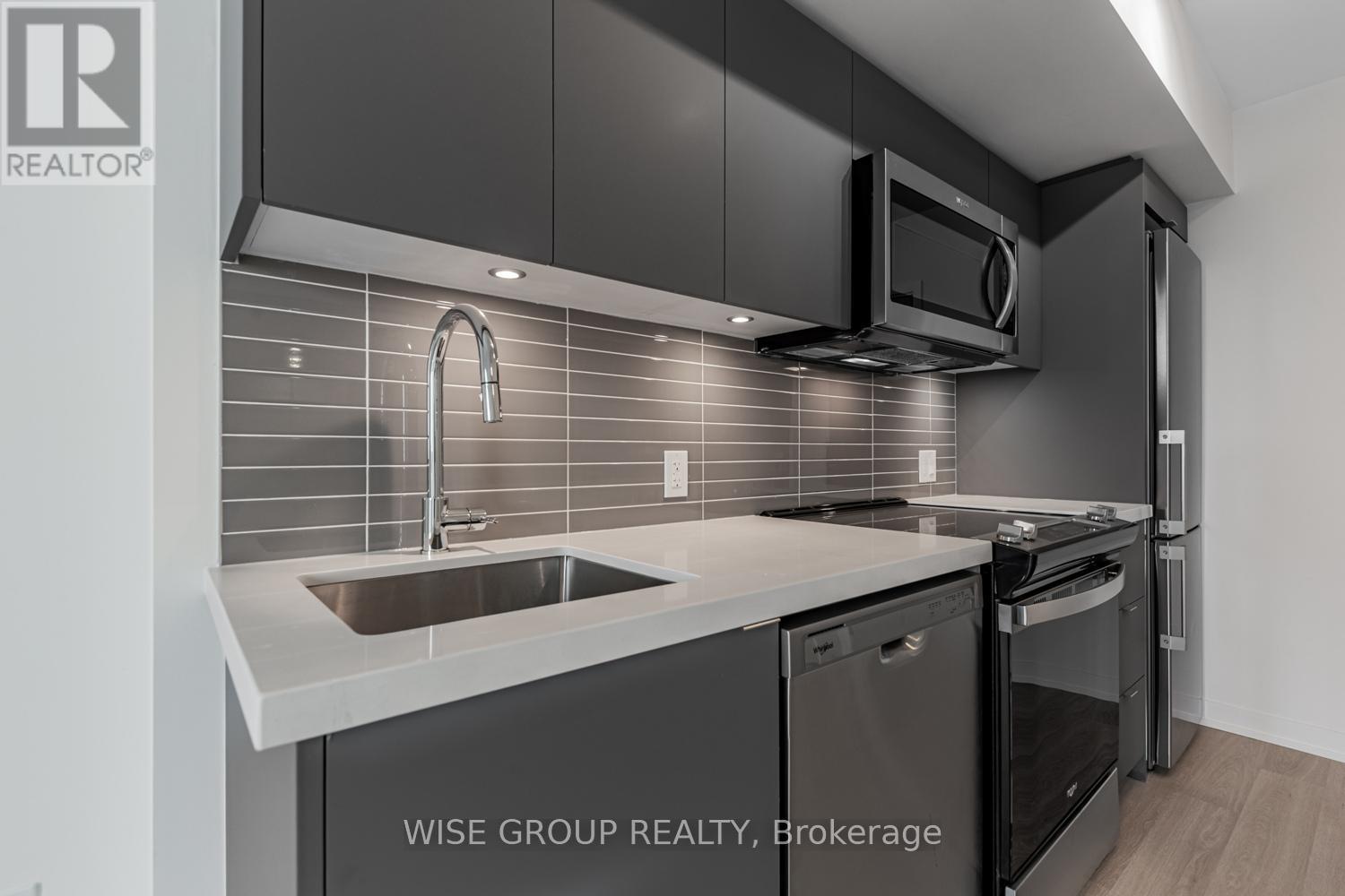 Property at 1219 - 500 WILSON AVENUE image 5