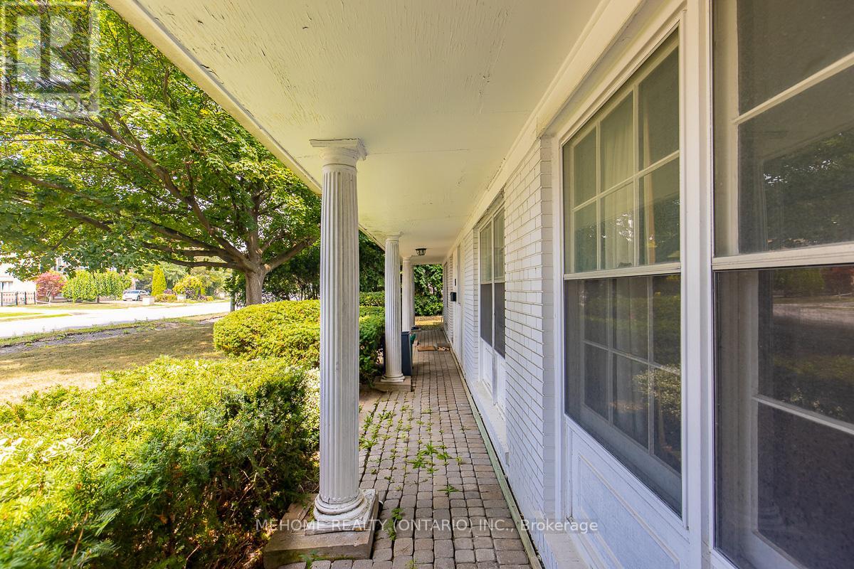 Property at 9 LAURELEAF ROAD image 3