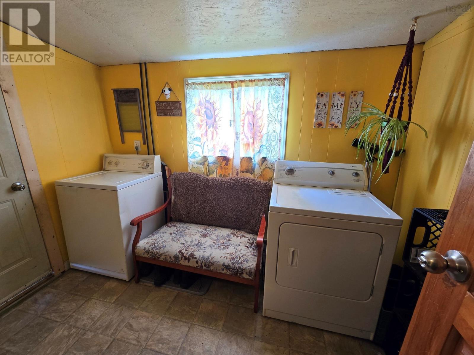 248 Chebogue Point Road, Chebogue Point, Nova Scotia  B5A 5E0 - Photo 2 - 202517967