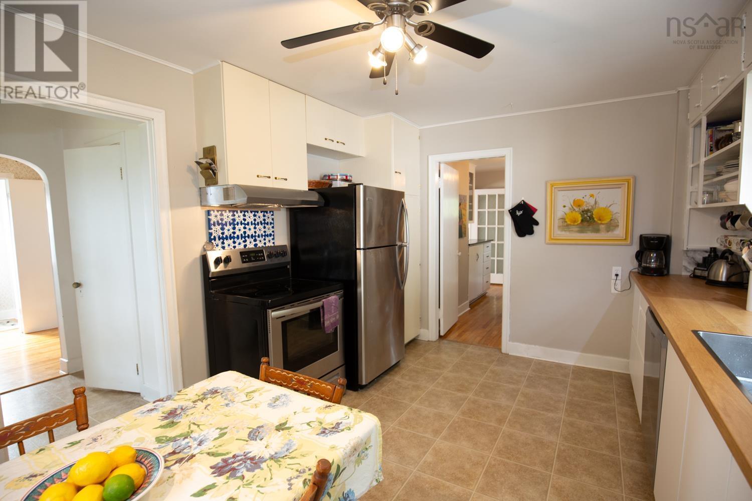 41 Archibald Street, Truro, Nova Scotia  B2N 4R5 - Photo 10 - 202520032