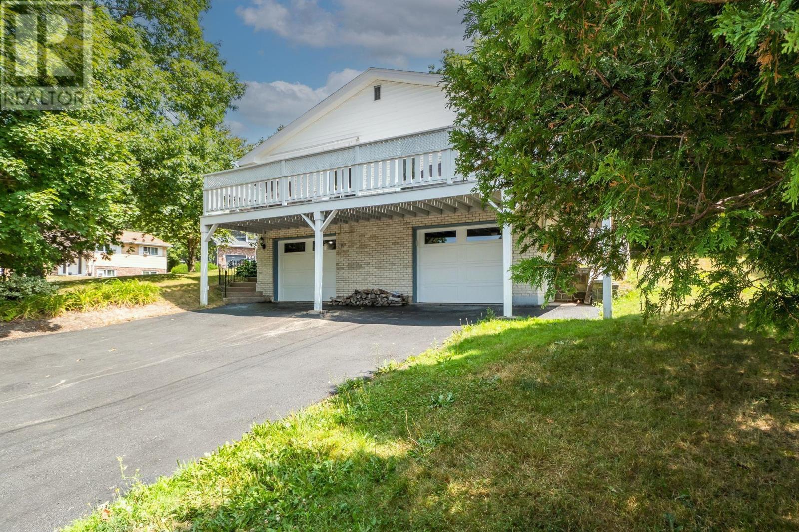 180 Rockmanor Drive, Bedford, Nova Scotia  B4A 3B5 - Photo 4 - 202520137