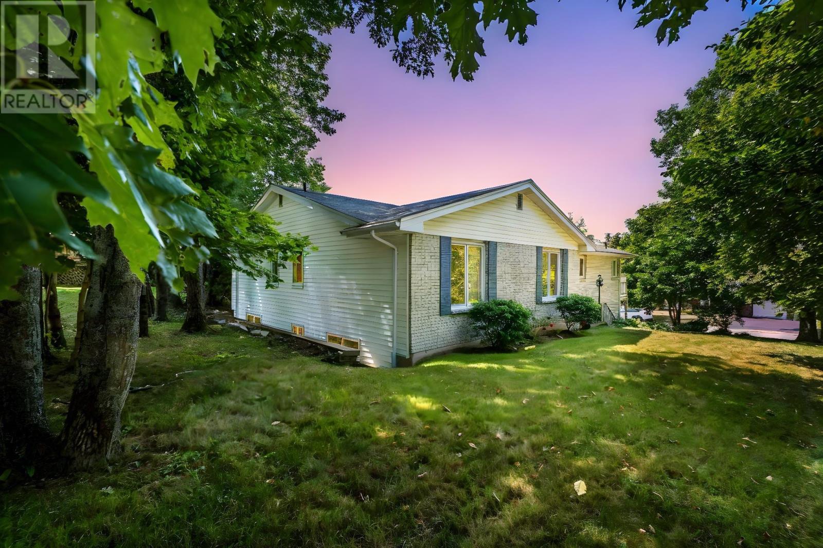 180 Rockmanor Drive, Bedford, Nova Scotia  B4A 3B5 - Photo 2 - 202520137
