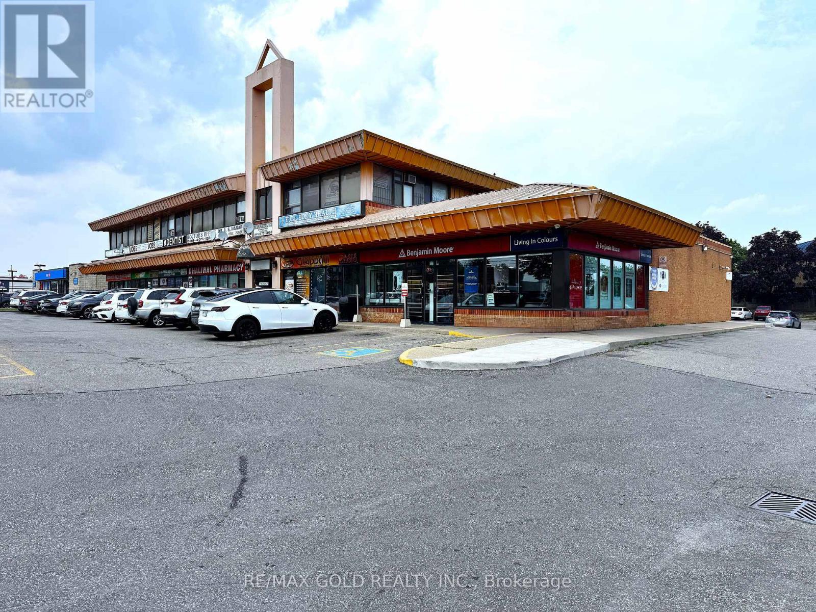 202 - 7125 Goreway Drive, Mississauga, Ontario  L4T 4H3 - Photo 3 - W12339307