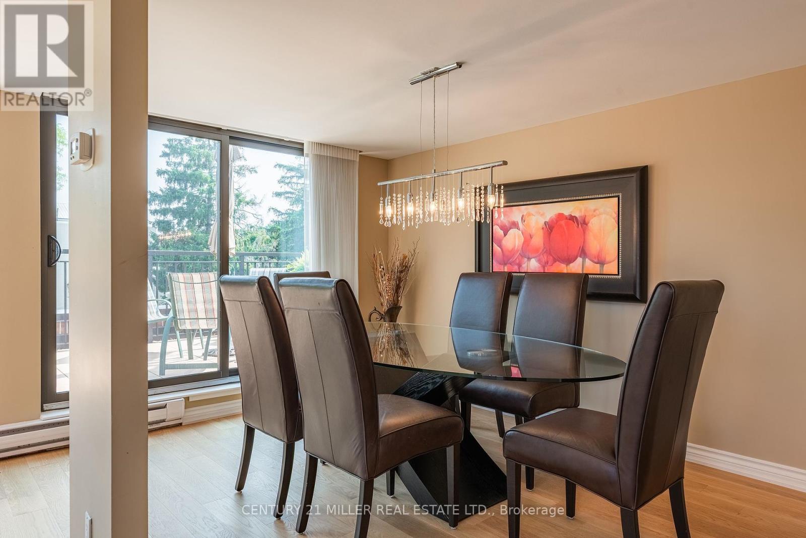 710 - 100 Lakeshore Road E, Oakville, Ontario  L6J 6M9 - Photo 12 - W12339652