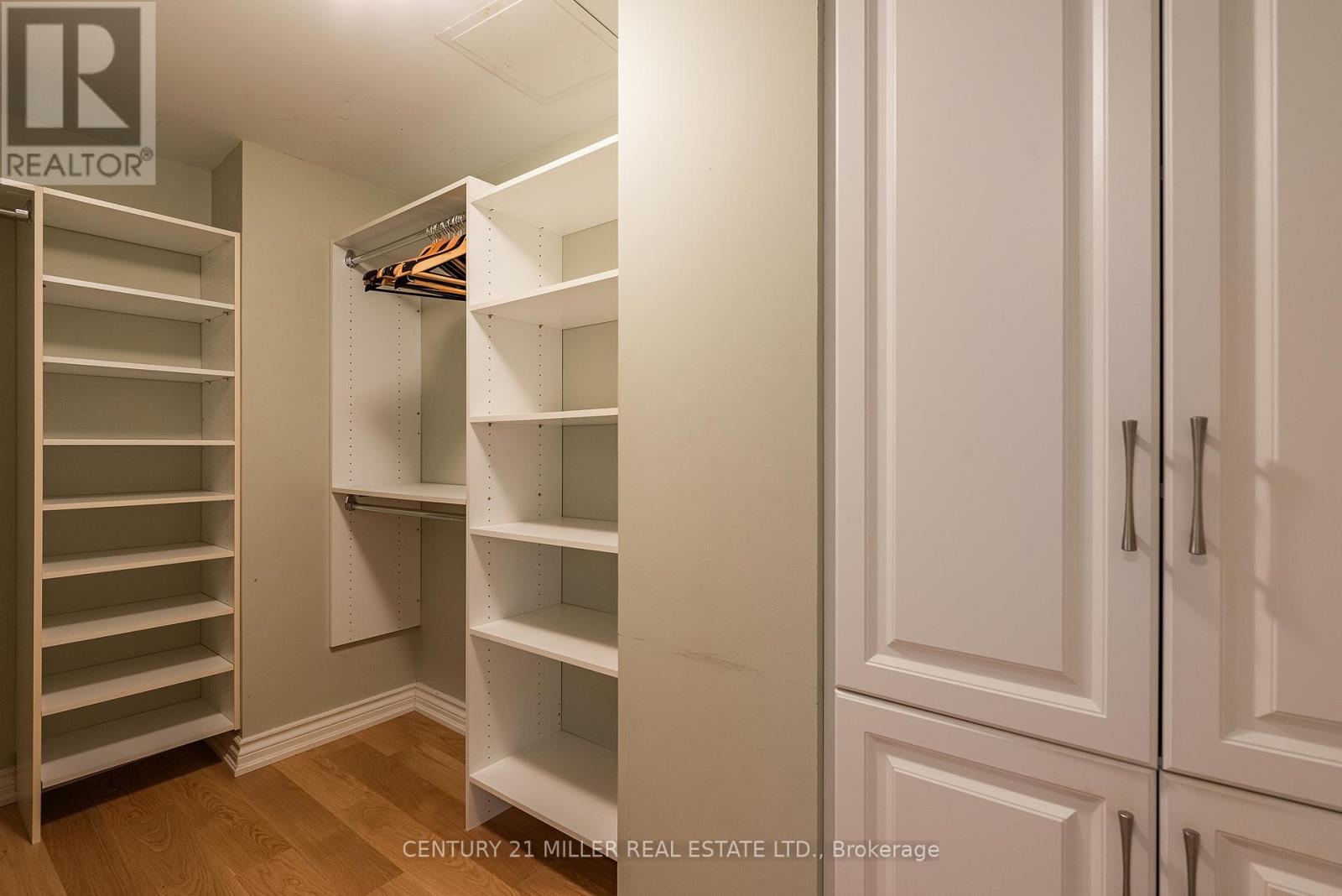 710 - 100 Lakeshore Road E, Oakville, Ontario  L6J 6M9 - Photo 24 - W12339652