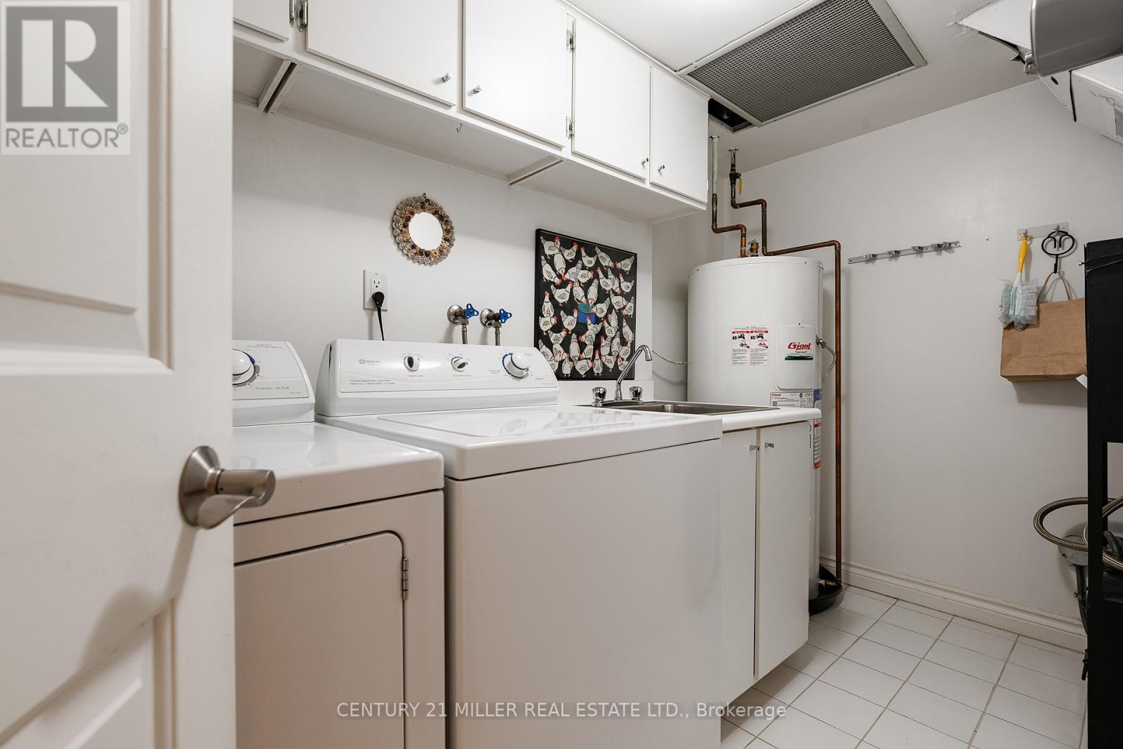 710 - 100 Lakeshore Road E, Oakville, Ontario  L6J 6M9 - Photo 28 - W12339652