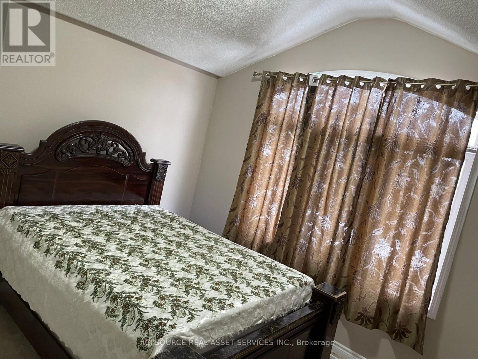 Upper - 311 Cedar Hedge Road, Milton, Ontario  L9T 8Y4 - Photo 9 - W12339666