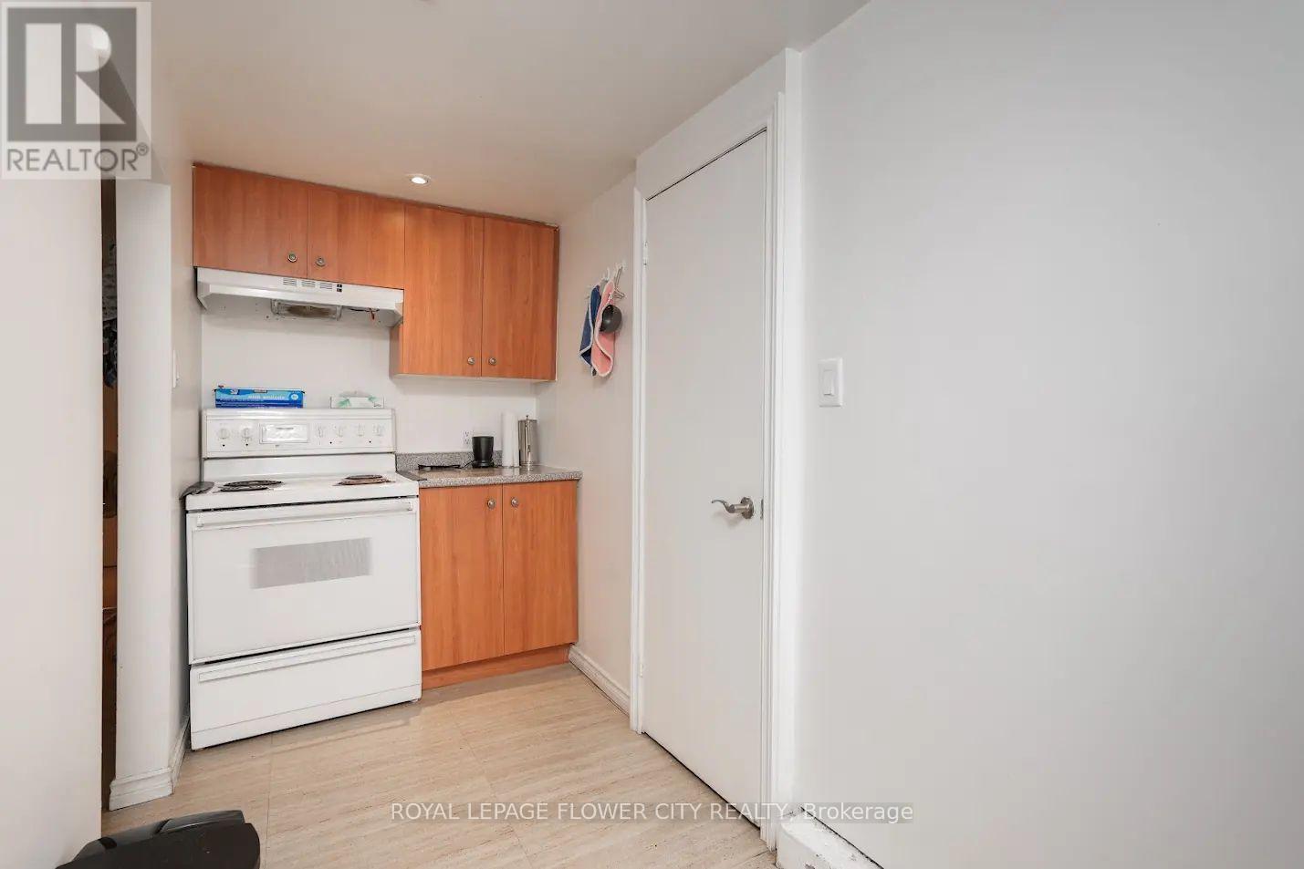 278 Elmhurst Drive, Toronto, Ontario  M9W 2M2 - Photo 17 - W12339672