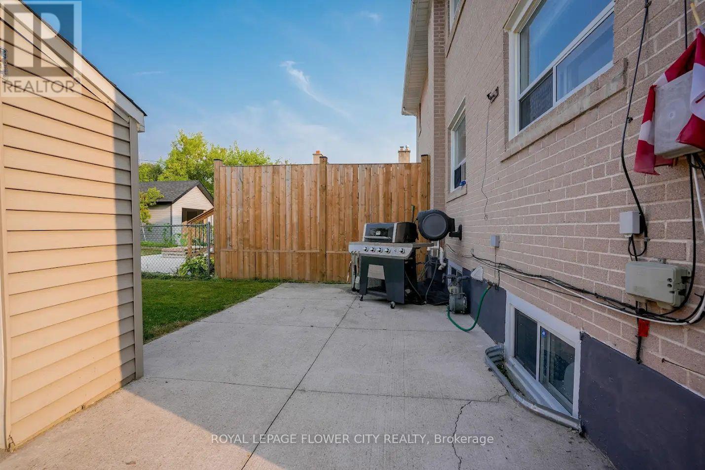 278 Elmhurst Drive, Toronto, Ontario  M9W 2M2 - Photo 21 - W12339672