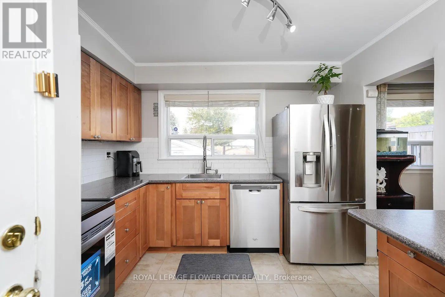 278 Elmhurst Drive, Toronto, Ontario  M9W 2M2 - Photo 6 - W12339672