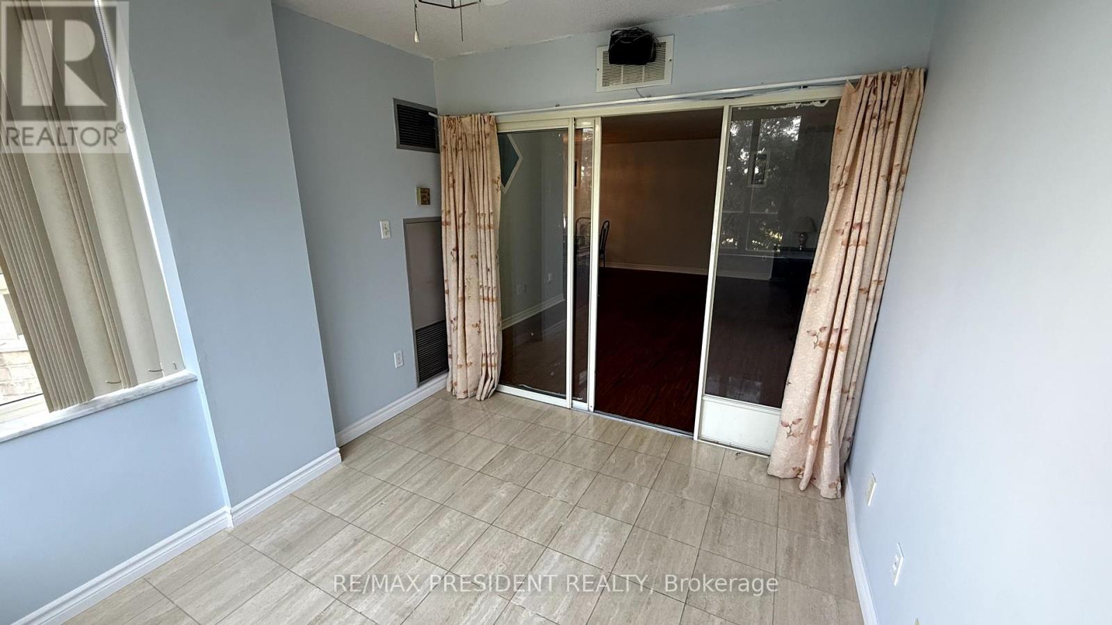 206 - 30 Malta Avenue, Brampton, Ontario  L6V 4A4 - Photo 17 - W12339674
