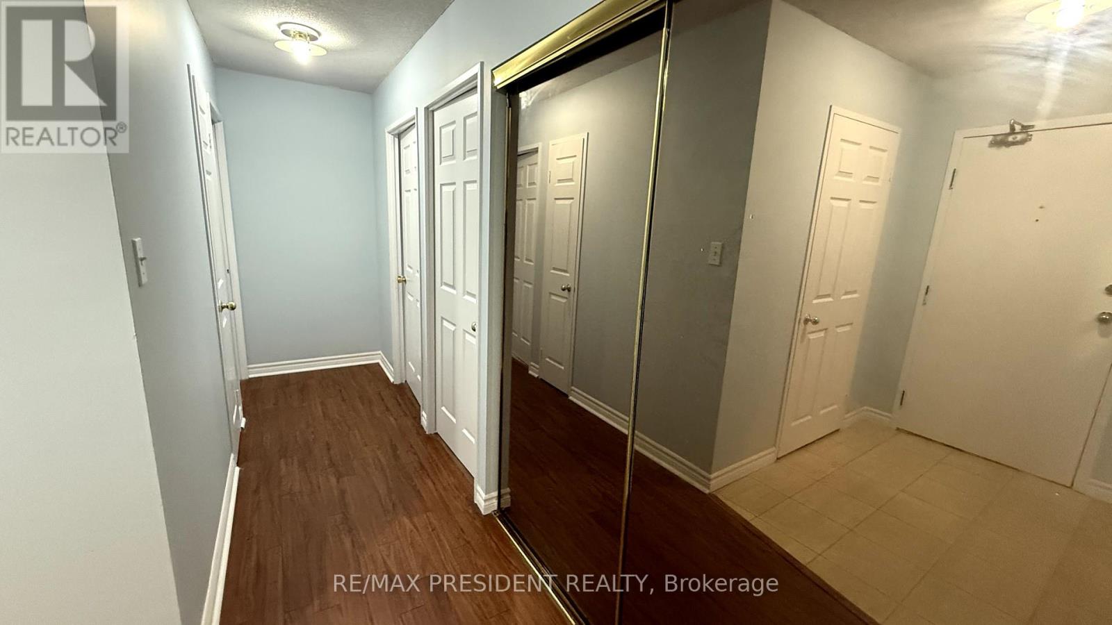 206 - 30 Malta Avenue, Brampton, Ontario  L6V 4A4 - Photo 6 - W12339674