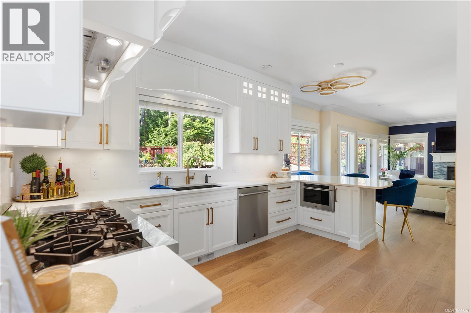 Property at 630 Granrose Terr image 2