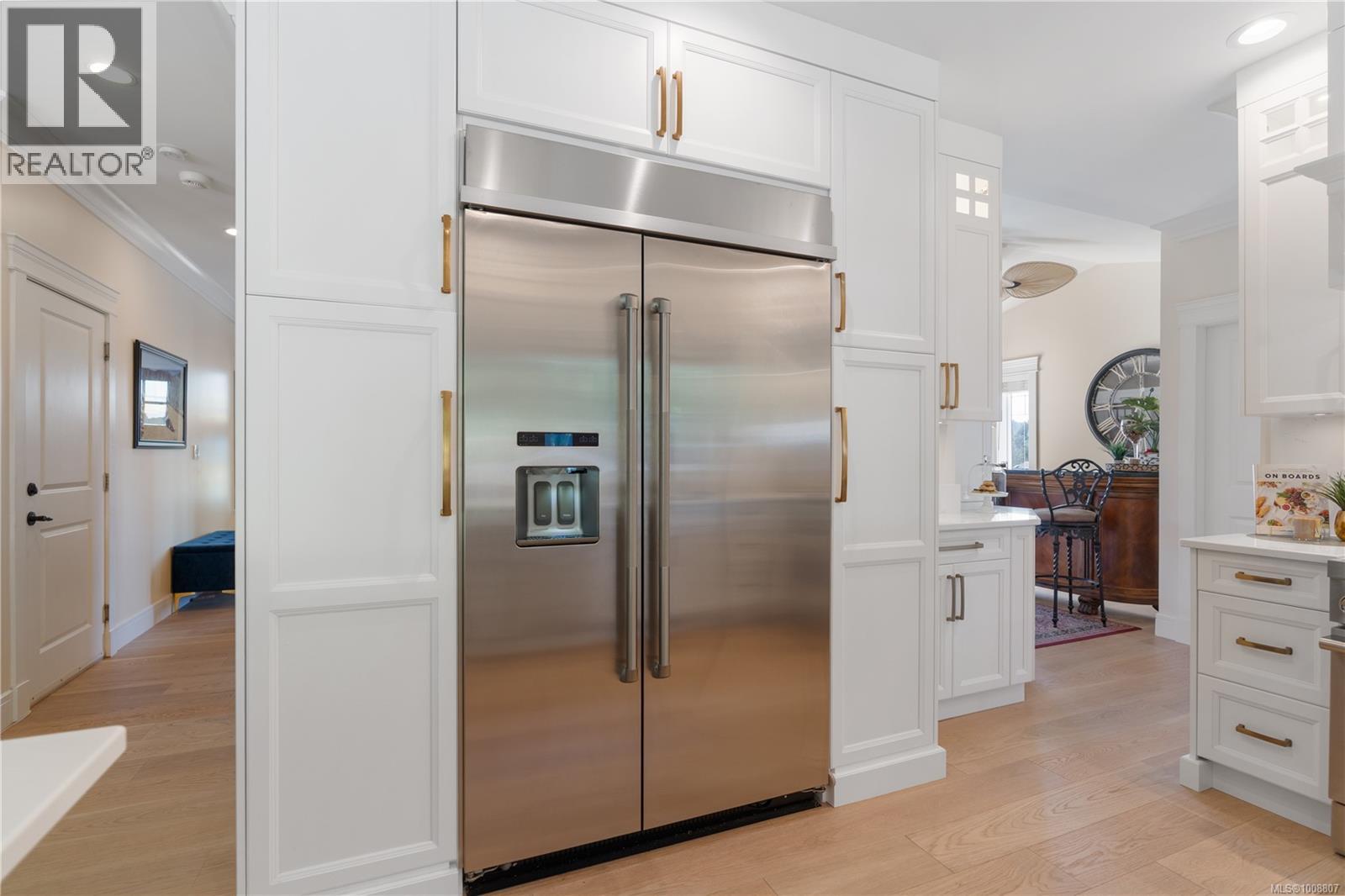 Property at 630 Granrose Terr image 4