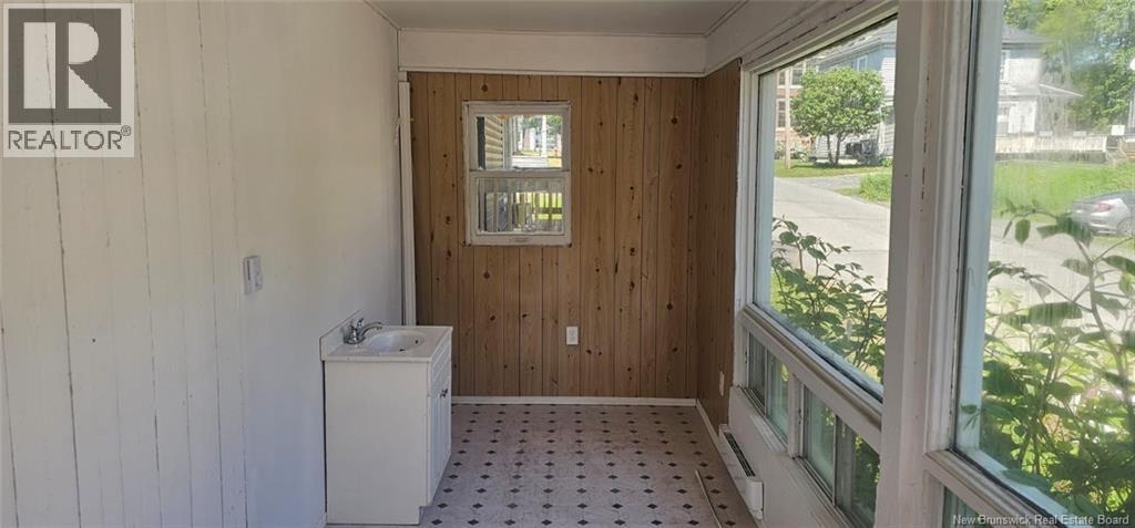 103 Cedar Street, Woodstock, New Brunswick  E7M 1E5 - Photo 16 - NB121911