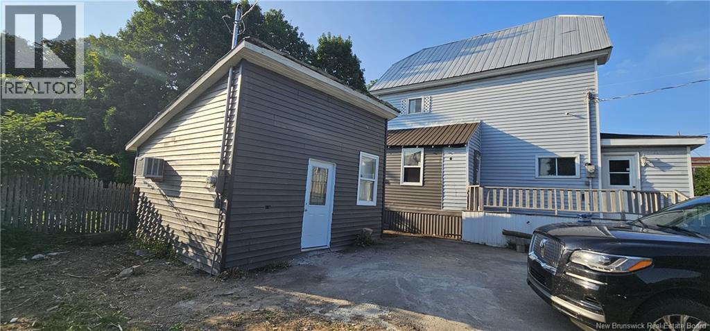 103 Cedar Street, Woodstock, New Brunswick  E7M 1E5 - Photo 3 - NB121911