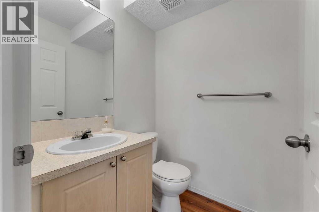 Property at 2 Taralea Green NE image 4