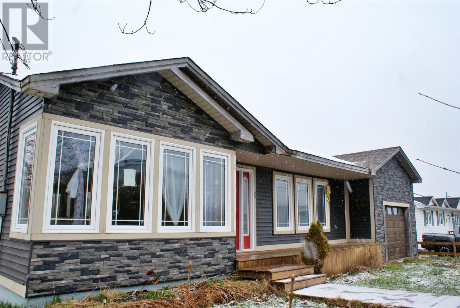 Property at 4 Fraizes Avenue image 1