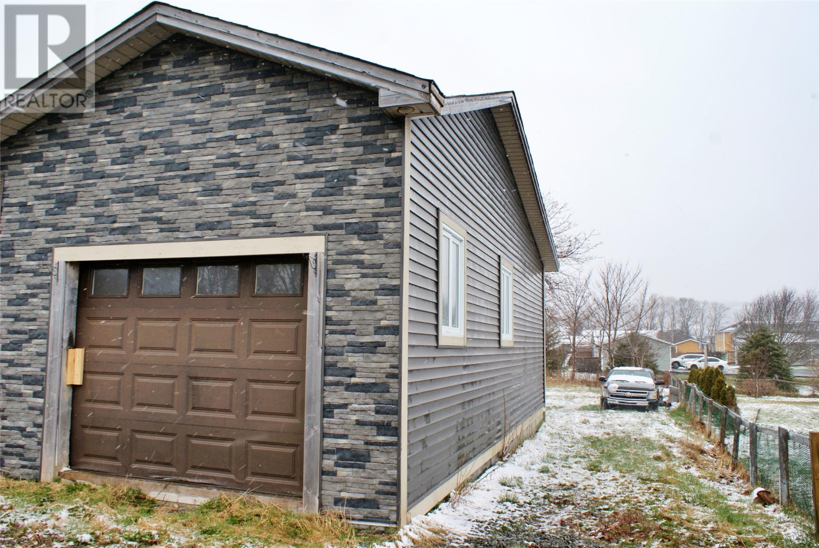 Property at 4 Fraizes Avenue image 3