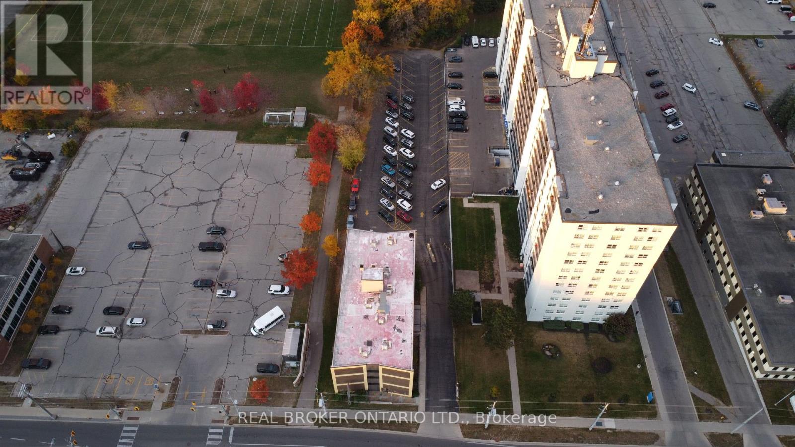 824 King Street W, Kitchener, Ontario  N2G 1G1 - Photo 2 - X12339700
