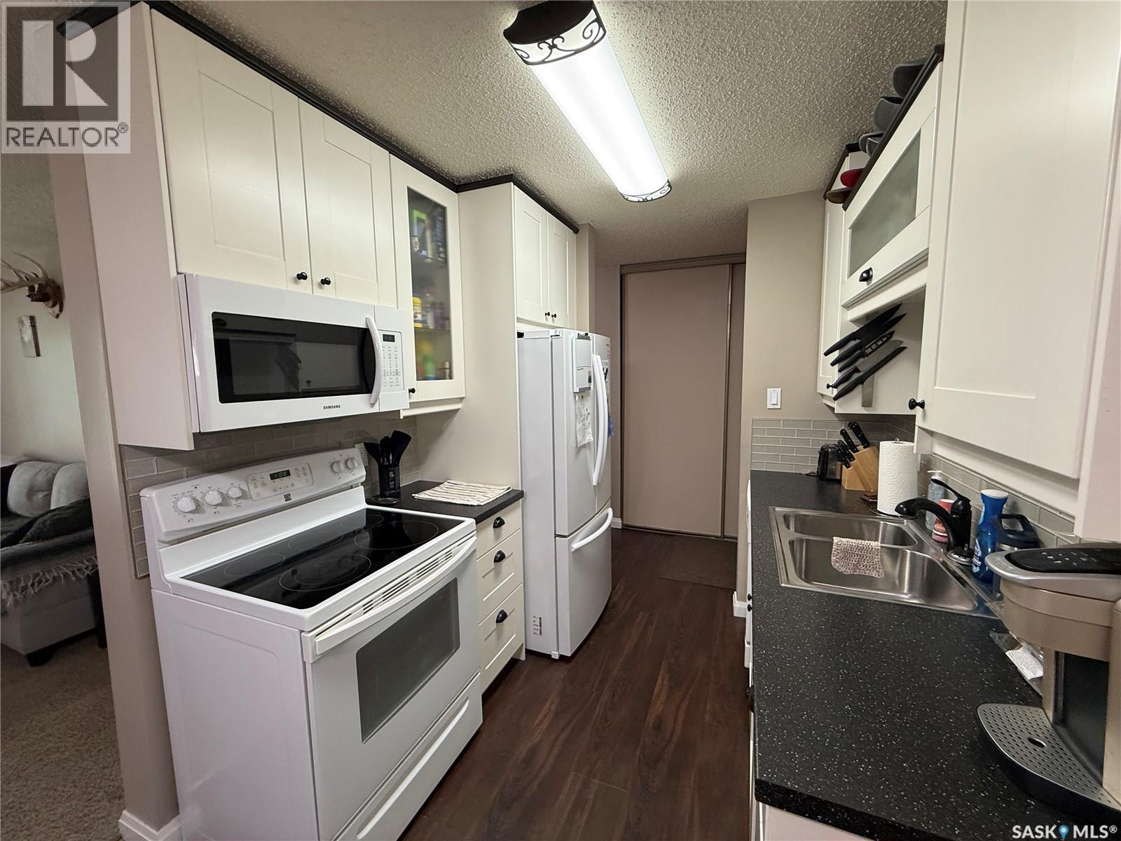 Property at 312 207C Tait PLACE image 5