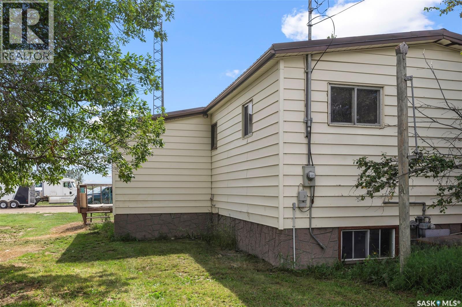 104 1st Avenue E, Landis, Saskatchewan  S0K 2K0 - Photo 2 - SK015310