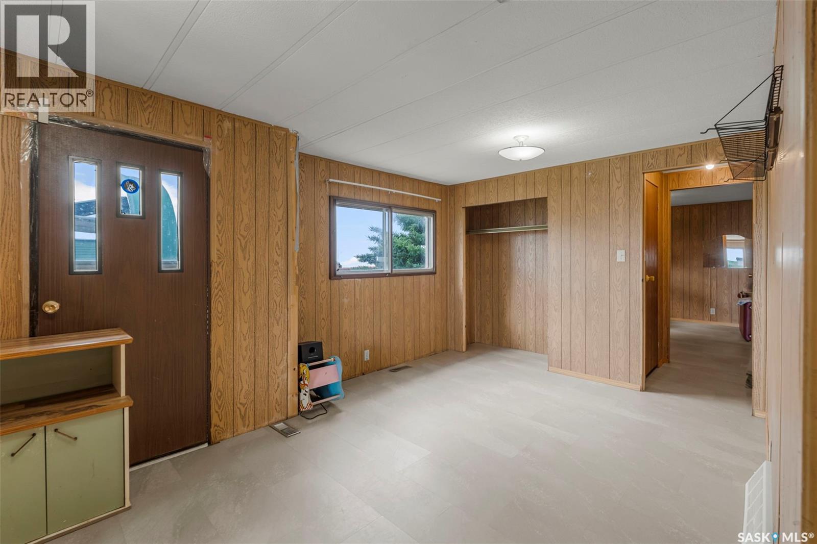 104 1st Avenue E, Landis, Saskatchewan  S0K 2K0 - Photo 4 - SK015310