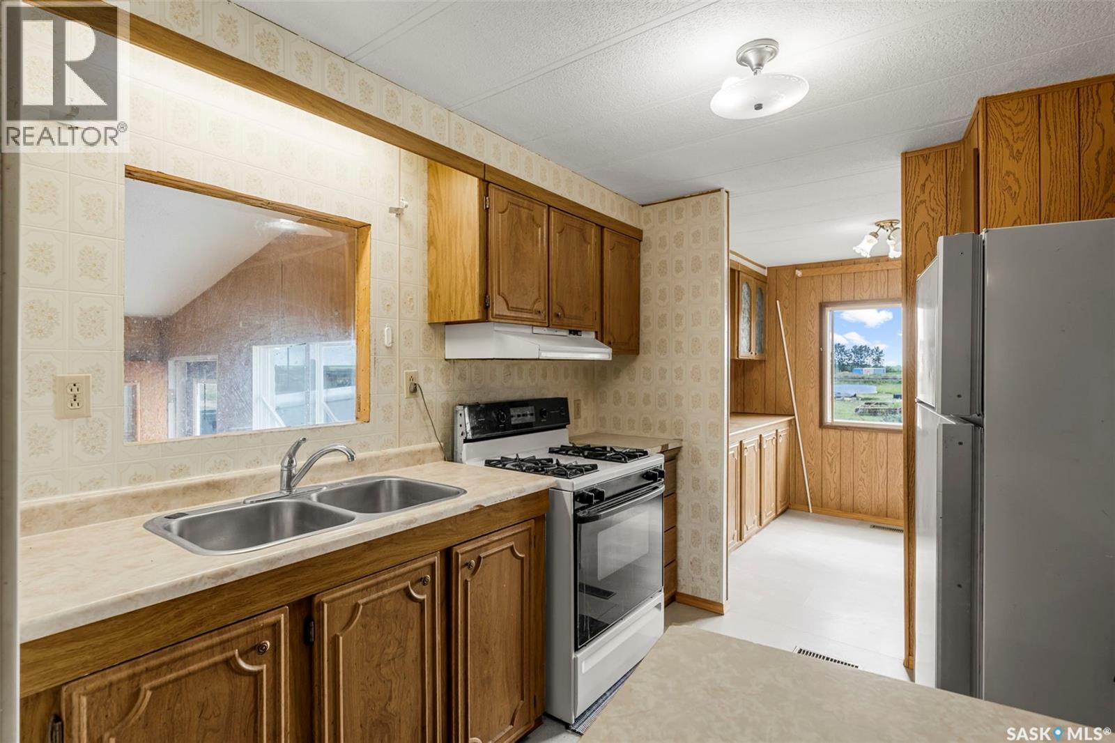 104 1st Avenue E, Landis, Saskatchewan  S0K 2K0 - Photo 7 - SK015310
