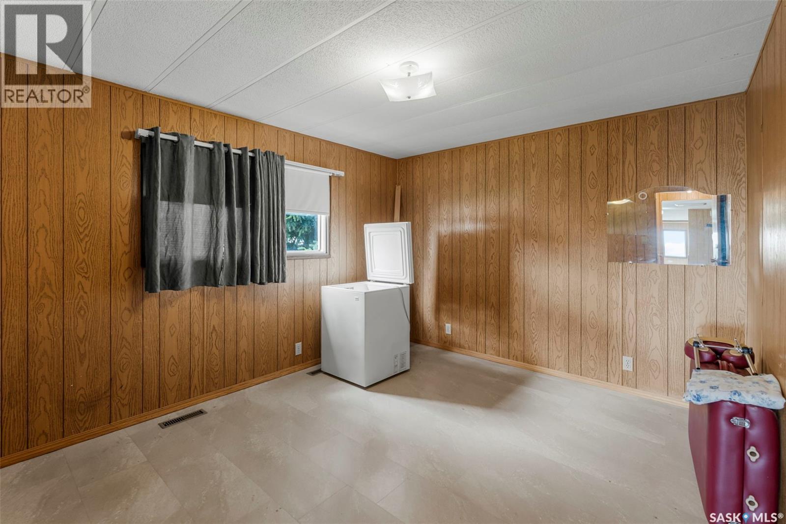 104 1st Avenue E, Landis, Saskatchewan  S0K 2K0 - Photo 8 - SK015310