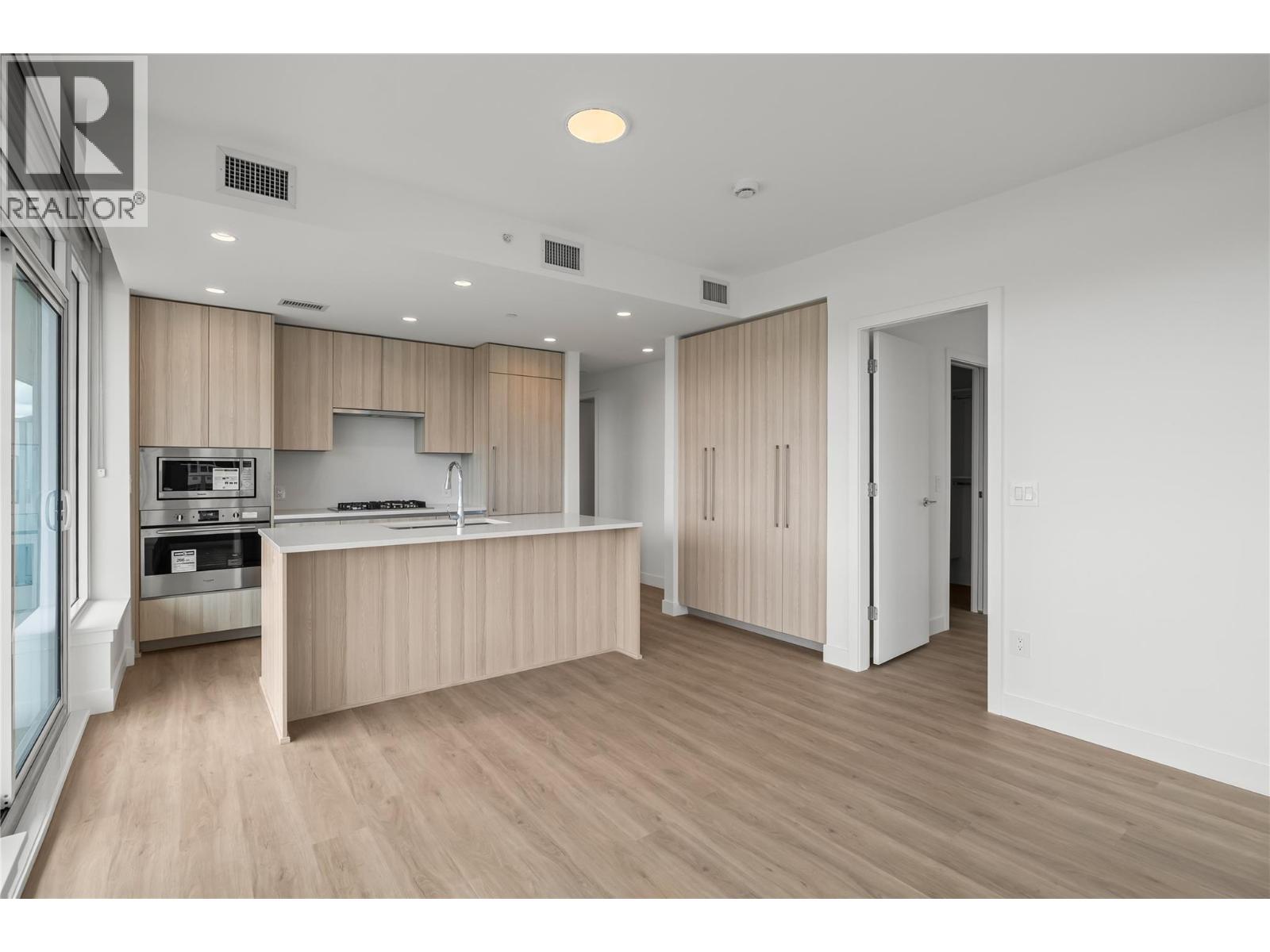 238 Leon Avenue Unit# 1704 Kelowna Photo 11