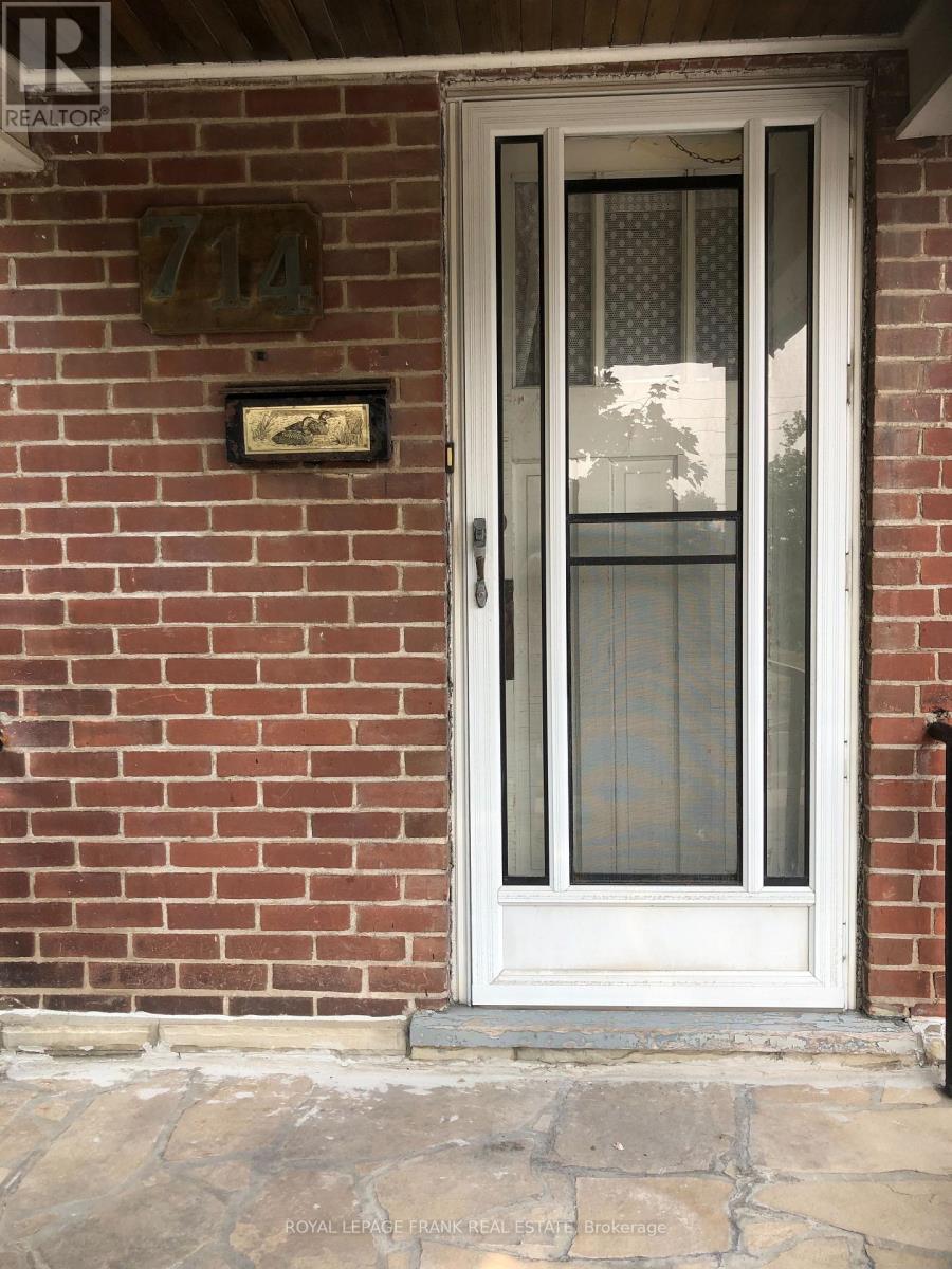 714 Chemong Road, Peterborough North, Ontario  K9H 5Y9 - Photo 3 - X12339903