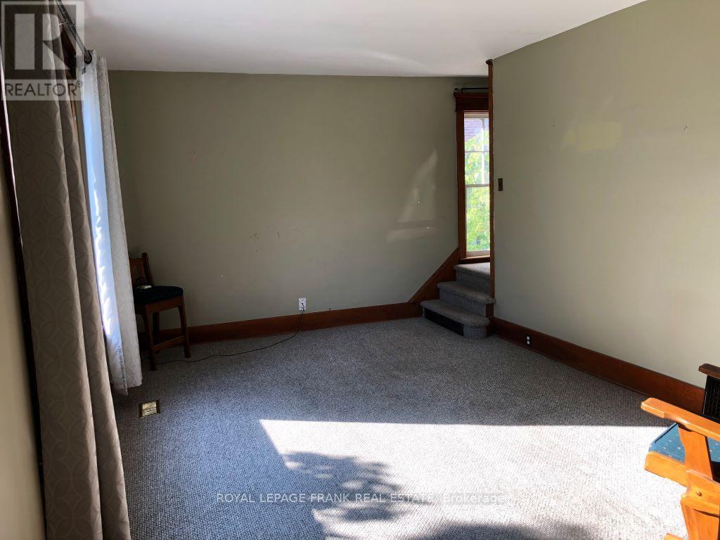 714 Chemong Road, Peterborough North, Ontario  K9H 5Y9 - Photo 7 - X12339903