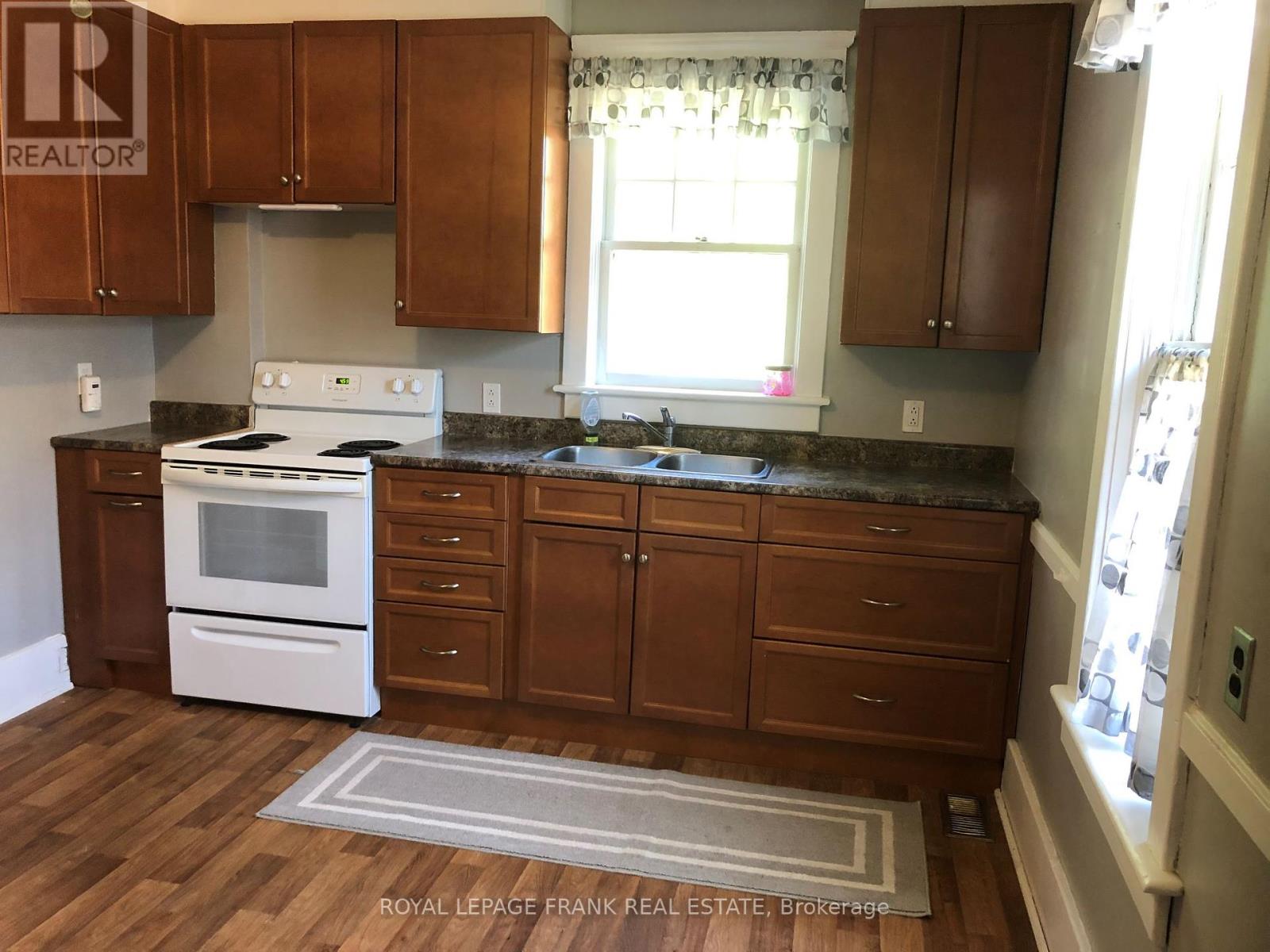 714 Chemong Road, Peterborough North, Ontario  K9H 5Y9 - Photo 8 - X12339903