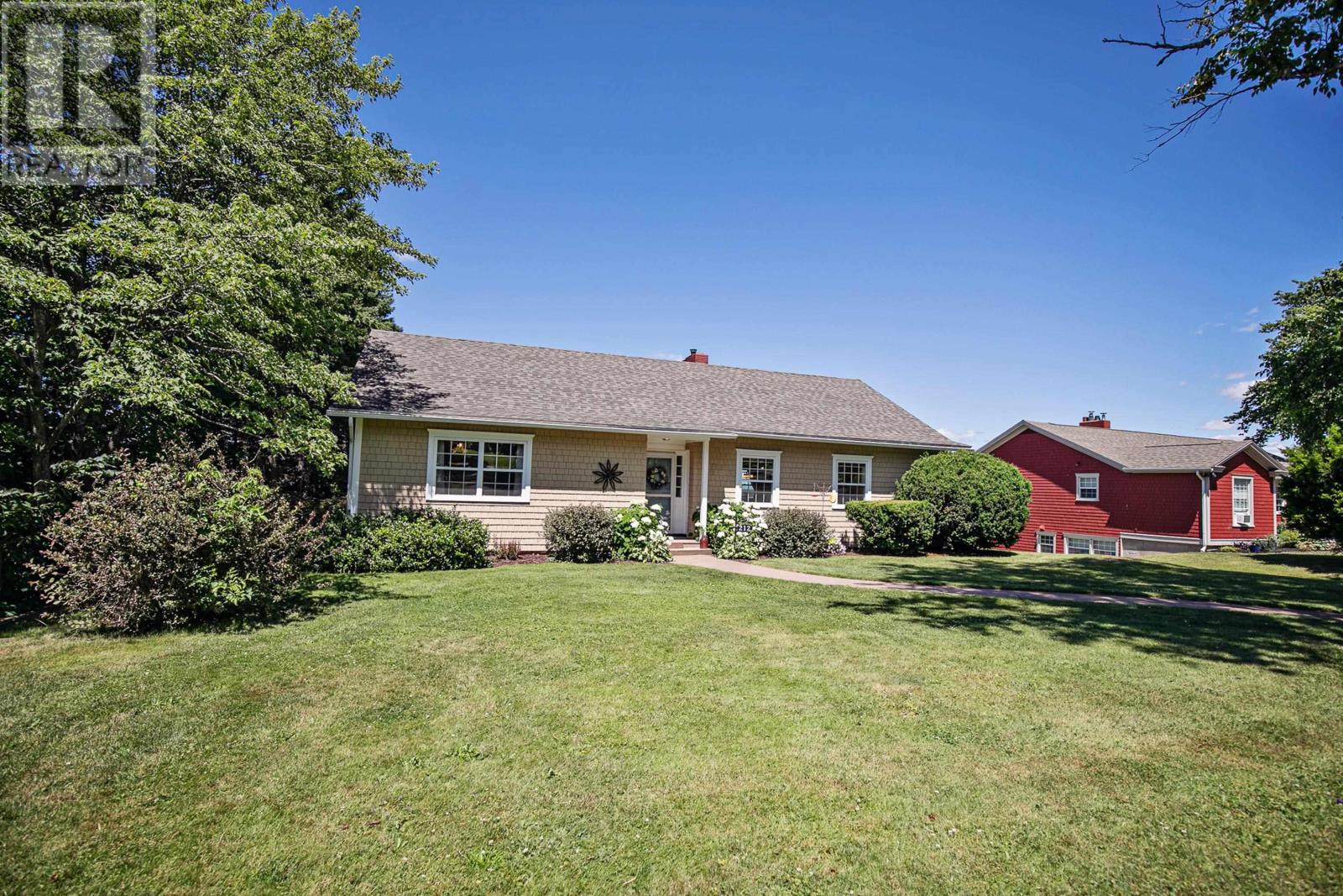 212 Victoria Street E, Amherst, Nova Scotia  B4H 1Y9 - Photo 4 - 202518515